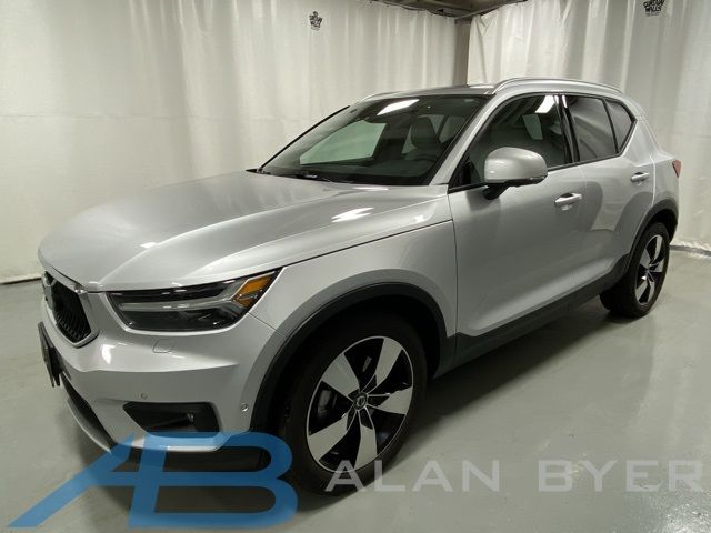 2019 Volvo XC40 Momentum