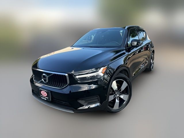 2019 Volvo XC40 Momentum