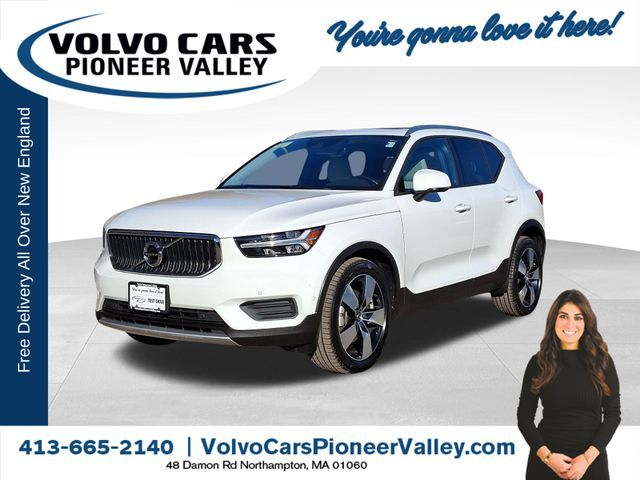 2019 Volvo XC40 Momentum