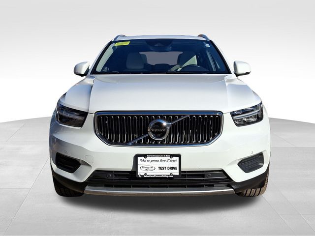 2019 Volvo XC40 Momentum