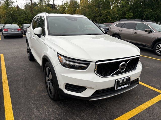 2019 Volvo XC40 Momentum