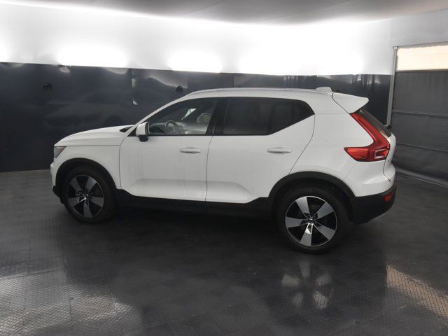 2019 Volvo XC40 Momentum