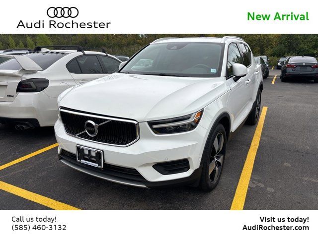 2019 Volvo XC40 Momentum