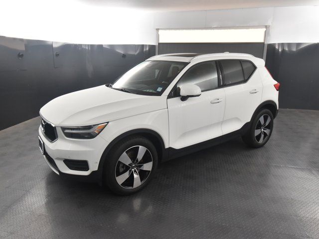 2019 Volvo XC40 Momentum