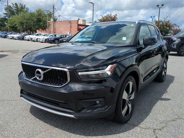 2019 Volvo XC40 Momentum