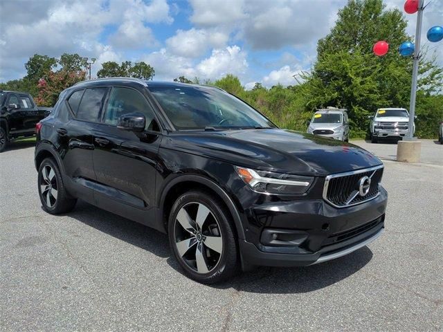 2019 Volvo XC40 Momentum