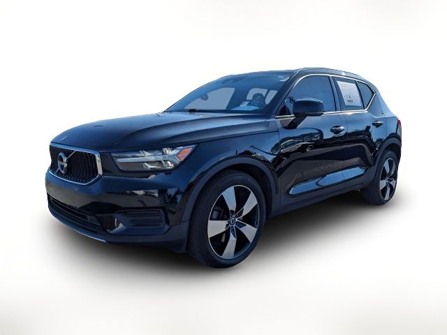 2019 Volvo XC40 Momentum