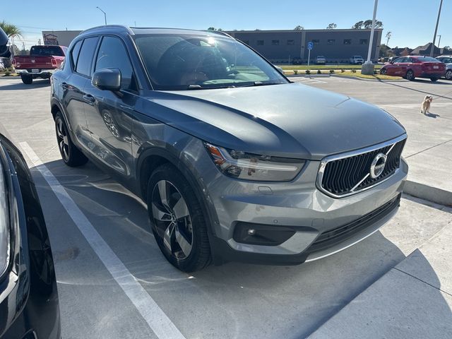 2019 Volvo XC40 Momentum