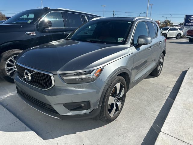 2019 Volvo XC40 Momentum