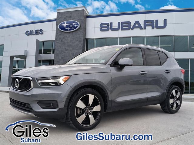 2019 Volvo XC40 Momentum