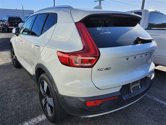 2019 Volvo XC40 Momentum