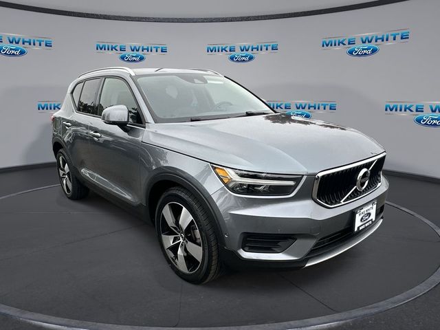 2019 Volvo XC40 Momentum