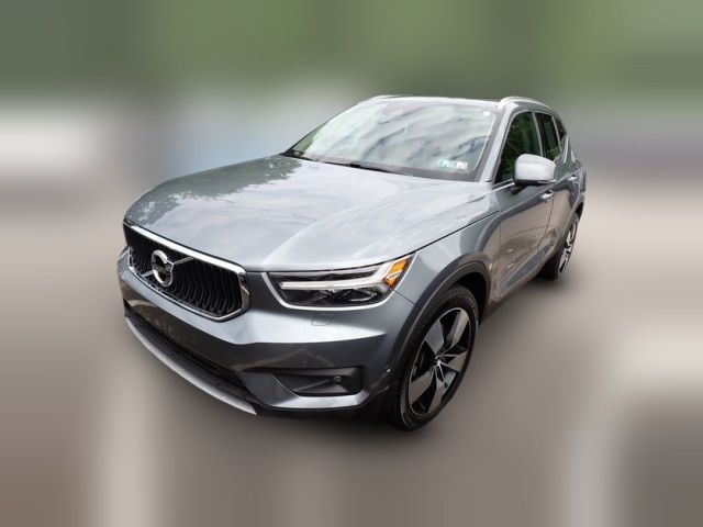 2019 Volvo XC40 Momentum