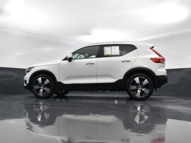 2019 Volvo XC40 Momentum