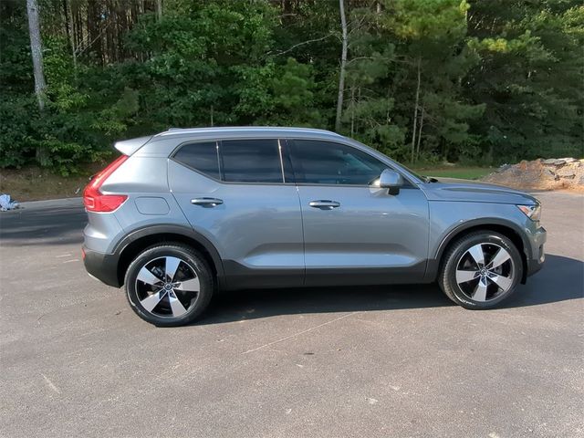 2019 Volvo XC40 Momentum