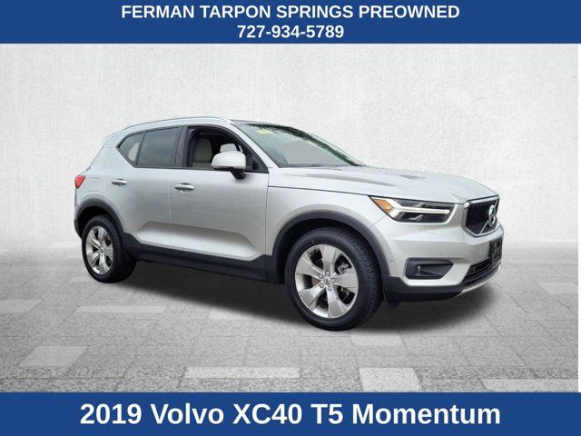 2019 Volvo XC40 Momentum