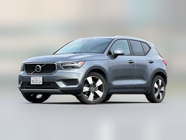 2019 Volvo XC40 Momentum