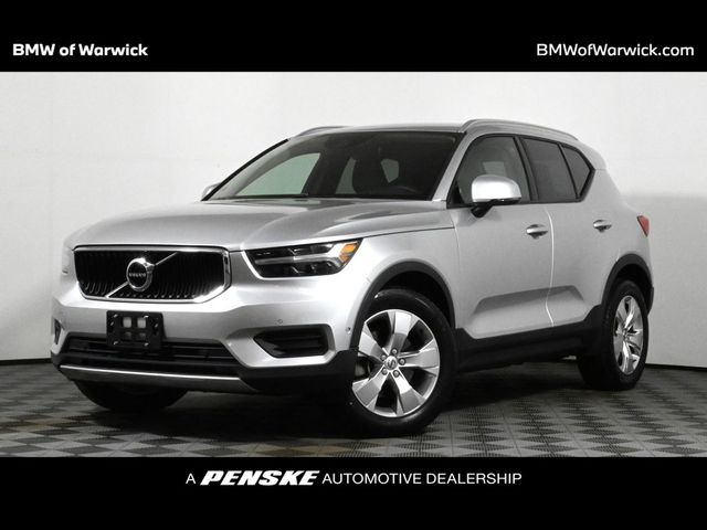 2019 Volvo XC40 Momentum