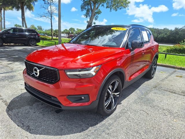 2019 Volvo XC40 R-Design