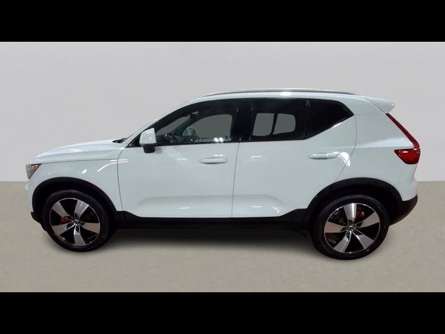 2019 Volvo XC40 Momentum