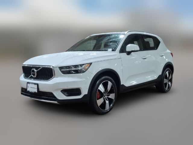 2019 Volvo XC40 Momentum