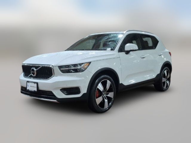 2019 Volvo XC40 Momentum