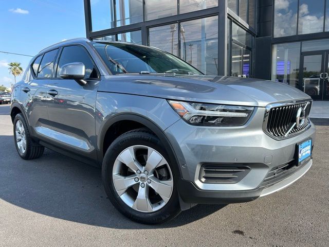 2019 Volvo XC40 Momentum