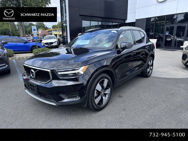 2019 Volvo XC40 Momentum