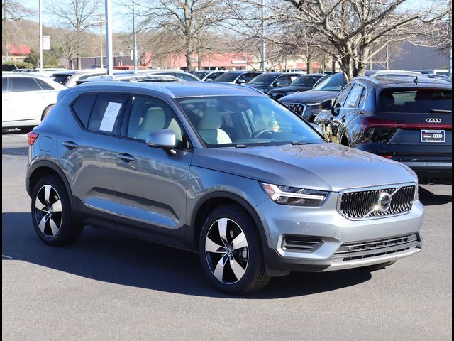 2019 Volvo XC40 Momentum