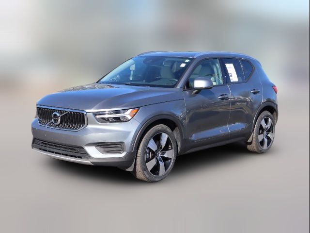 2019 Volvo XC40 Momentum