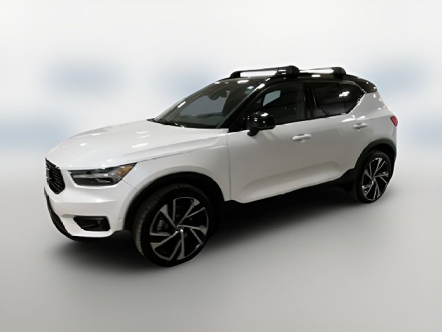 2019 Volvo XC40 Momentum