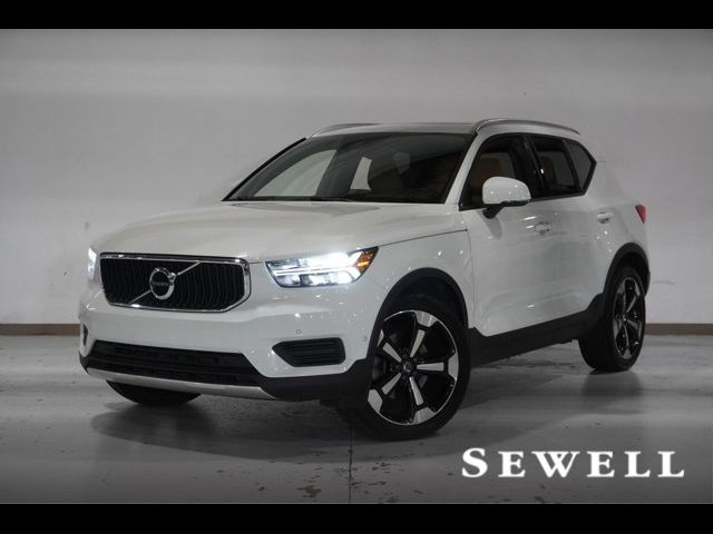 2019 Volvo XC40 Momentum