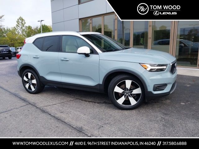 2019 Volvo XC40 Momentum