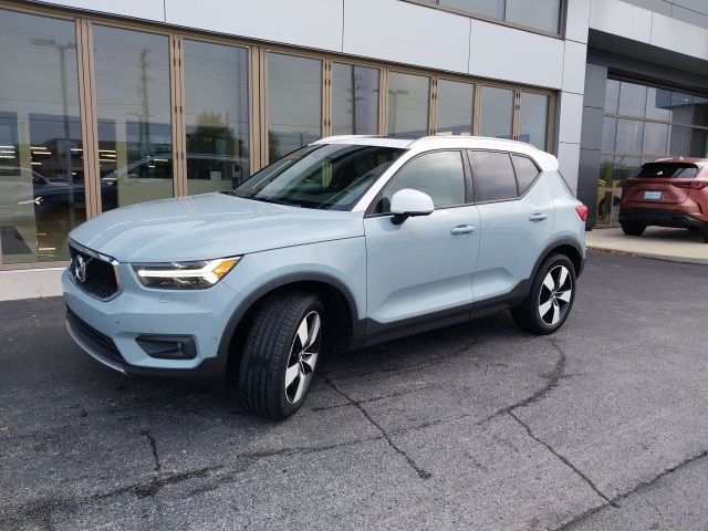 2019 Volvo XC40 Momentum