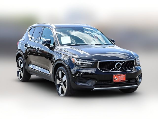 2019 Volvo XC40 Momentum