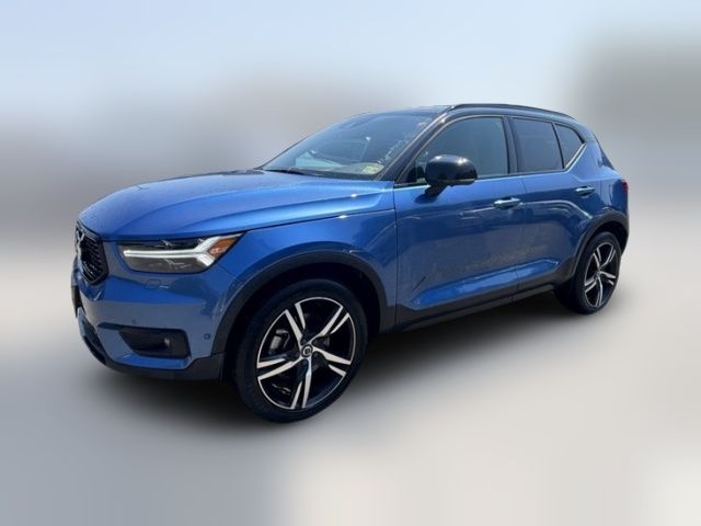 2019 Volvo XC40 Momentum