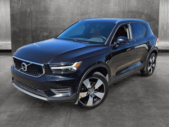 2019 Volvo XC40 Momentum