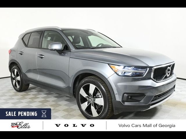 2019 Volvo XC40 Momentum