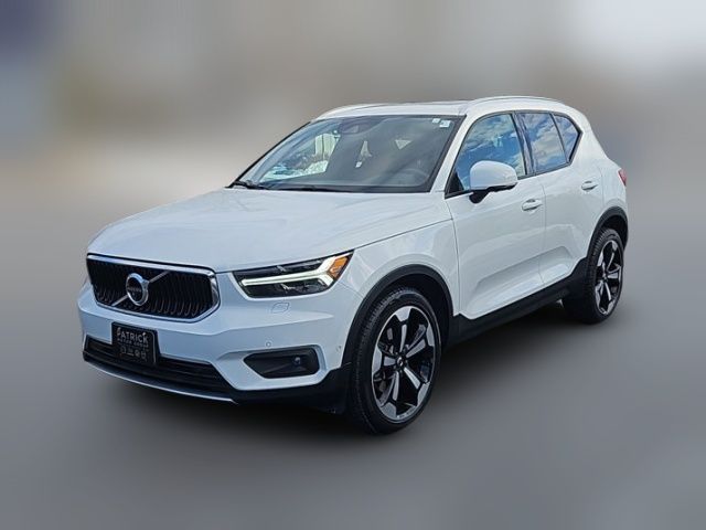 2019 Volvo XC40 Momentum