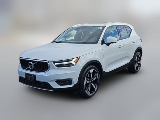 2019 Volvo XC40 Momentum