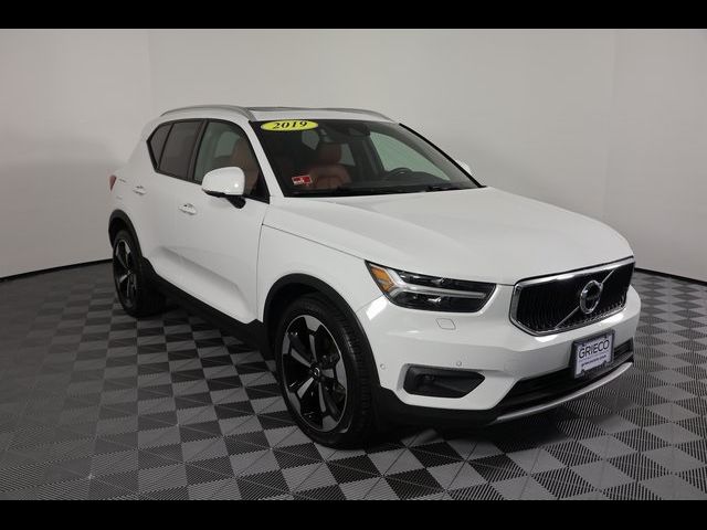 2019 Volvo XC40 Momentum