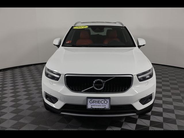 2019 Volvo XC40 Momentum