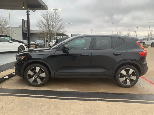 2019 Volvo XC40 Momentum