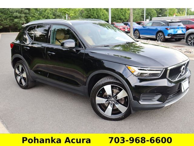 2019 Volvo XC40 Momentum