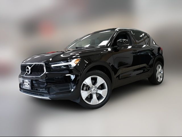 2019 Volvo XC40 Momentum