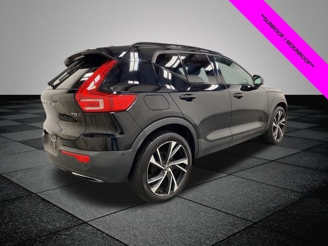 2019 Volvo XC40 R-Design