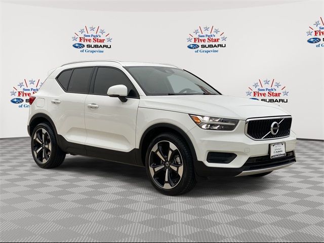 2019 Volvo XC40 Momentum