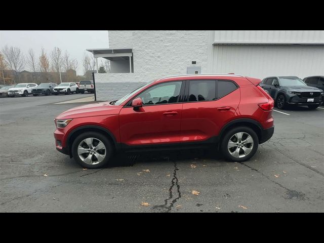 2019 Volvo XC40 Momentum