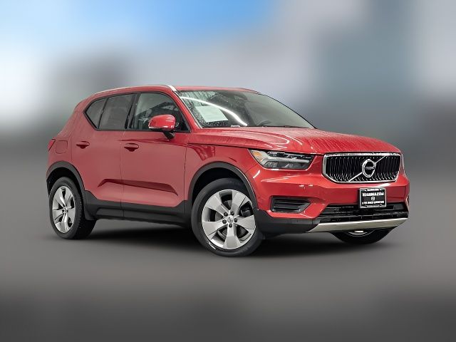 2019 Volvo XC40 Momentum