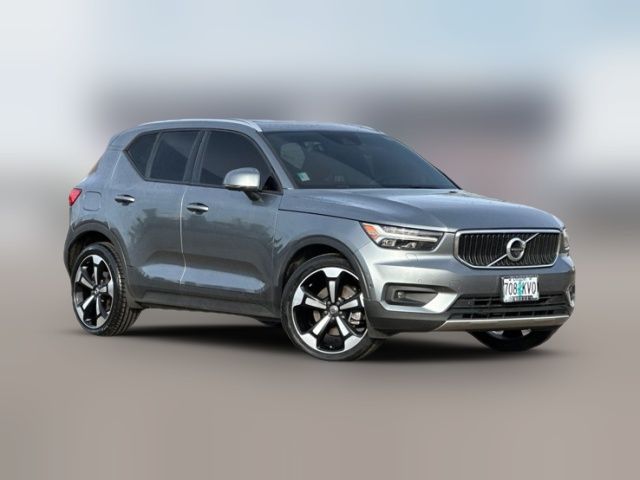 2019 Volvo XC40 Momentum